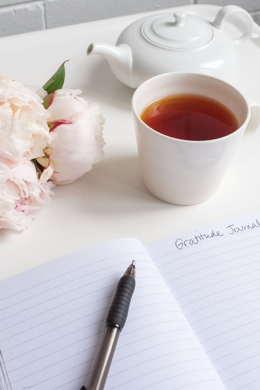 100 Couple Journal Prompts That Strengthen Love