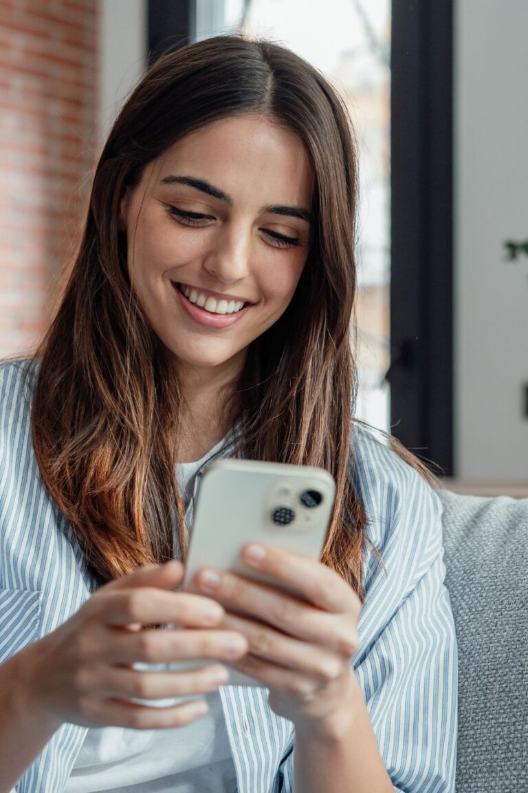 70 Heartfelt Love Messages for Her for Every Moment